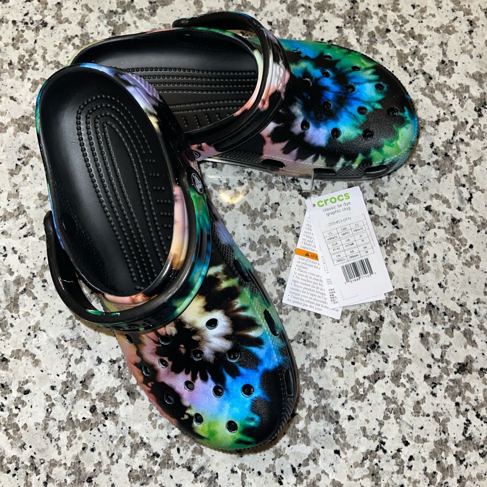 Women’s or Unisex Crocs 🐊